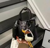  Túi xách mini công sở kèm charm vịt mix ngọc 