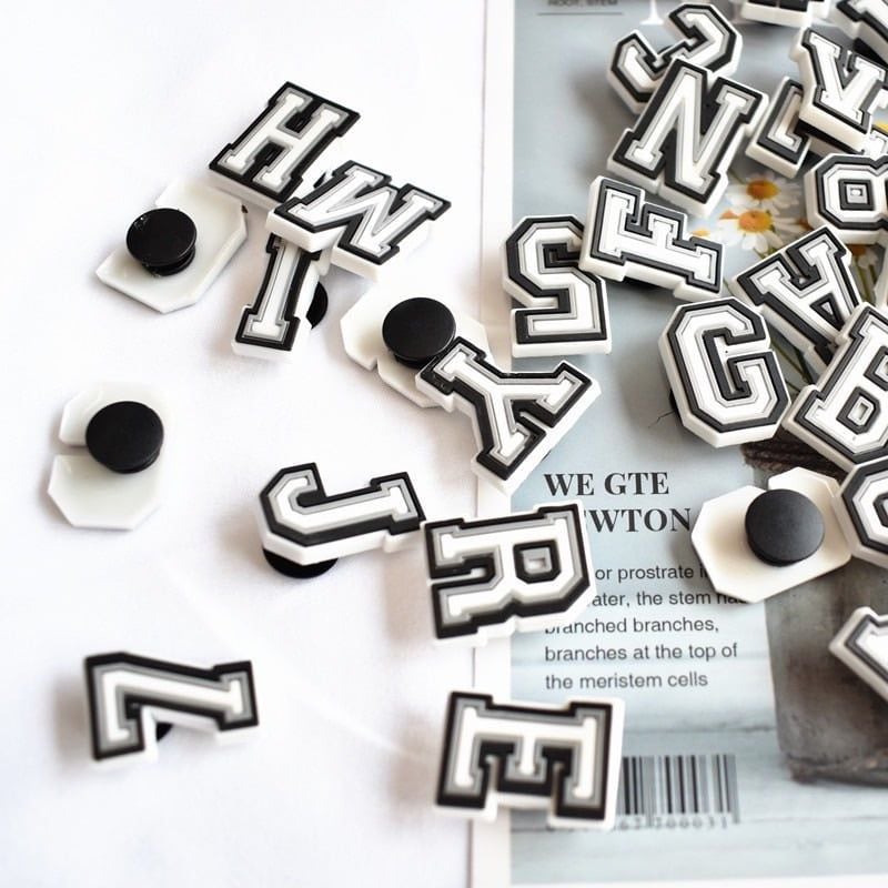  Jibbitz charms Dinas xịn gắn dép chữ cái và số 