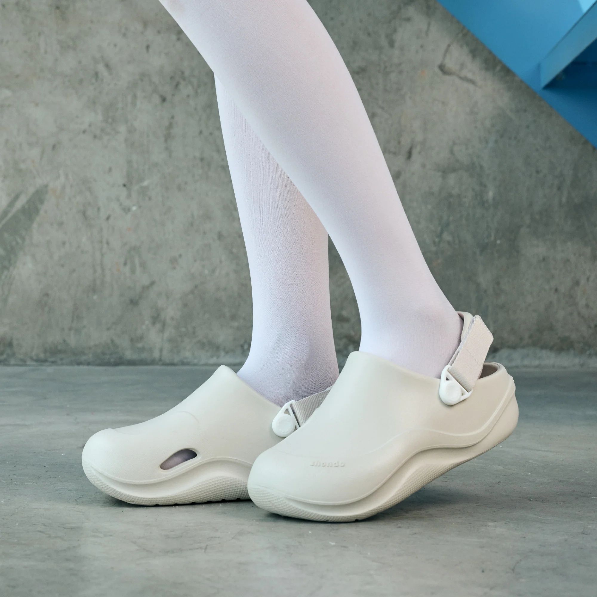  Giày sục Shondo clog suke nhựa đúc nam nữ 