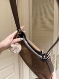  Túi xách nữ form mềm da lộn họa tiết chấm bi kèm charm bông 
