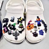  Jibbitz charms halloqueen 3D nhỏ gắn dép 