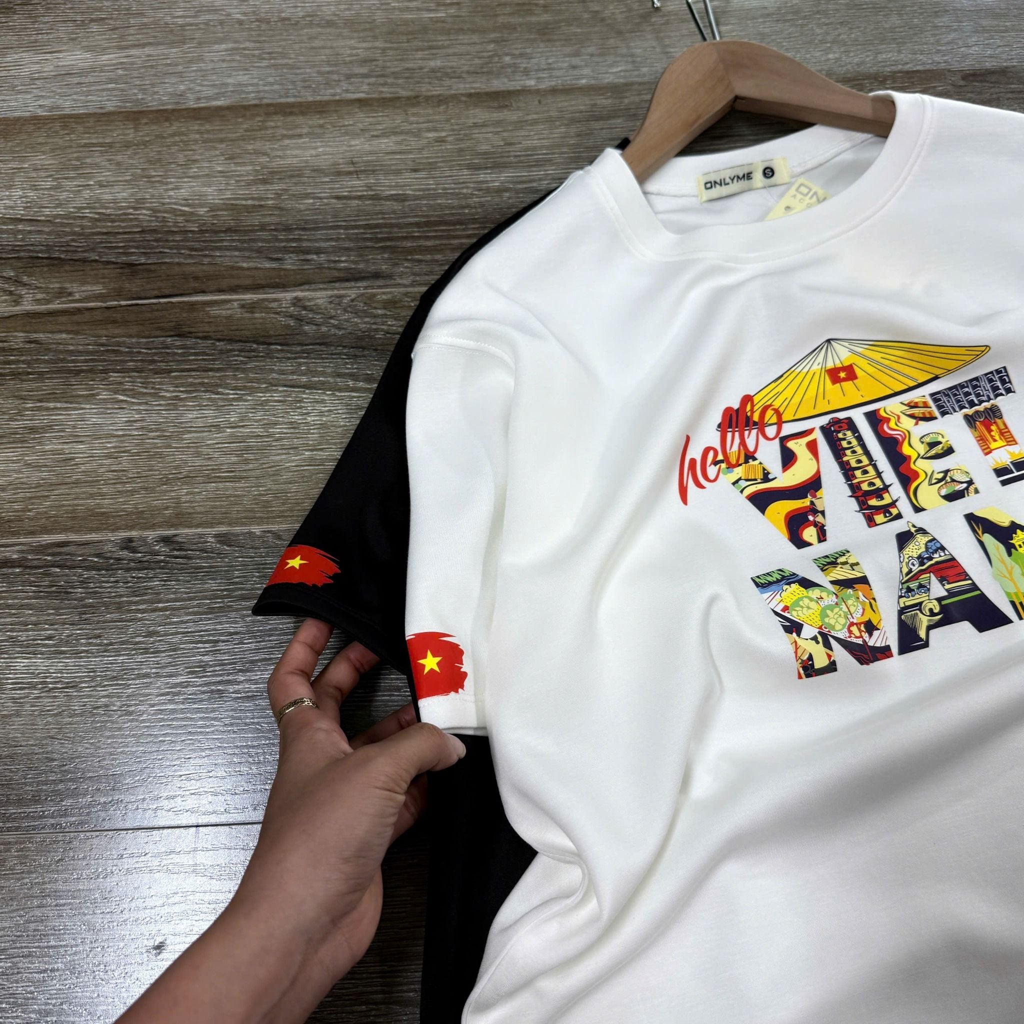  Áo thun unisex Hello Việt Nam 