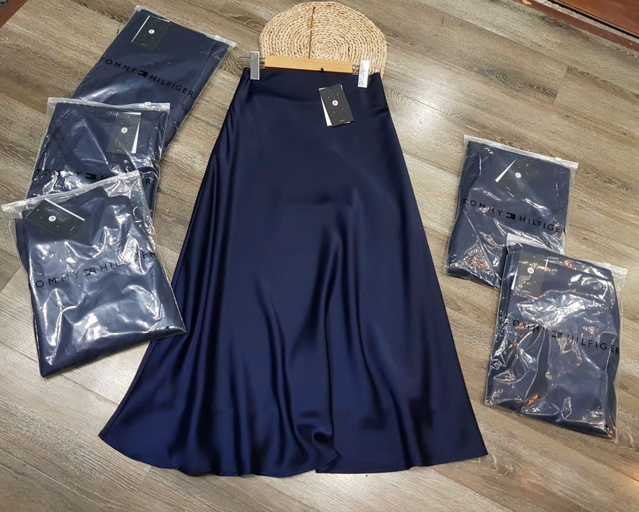  Chân váy lụa dáng đuôi cá navy nữ 