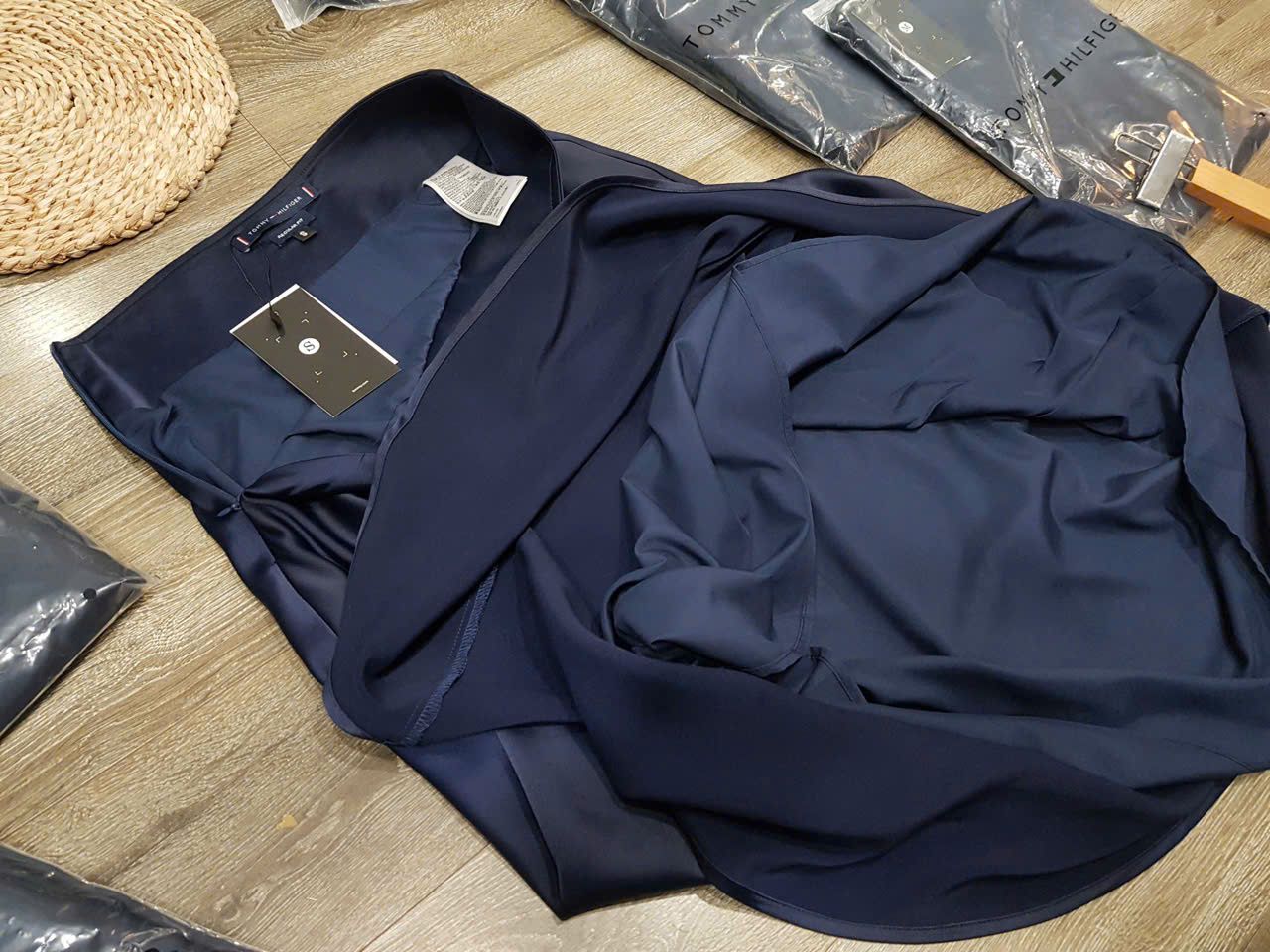  Chân váy lụa dáng đuôi cá navy nữ 