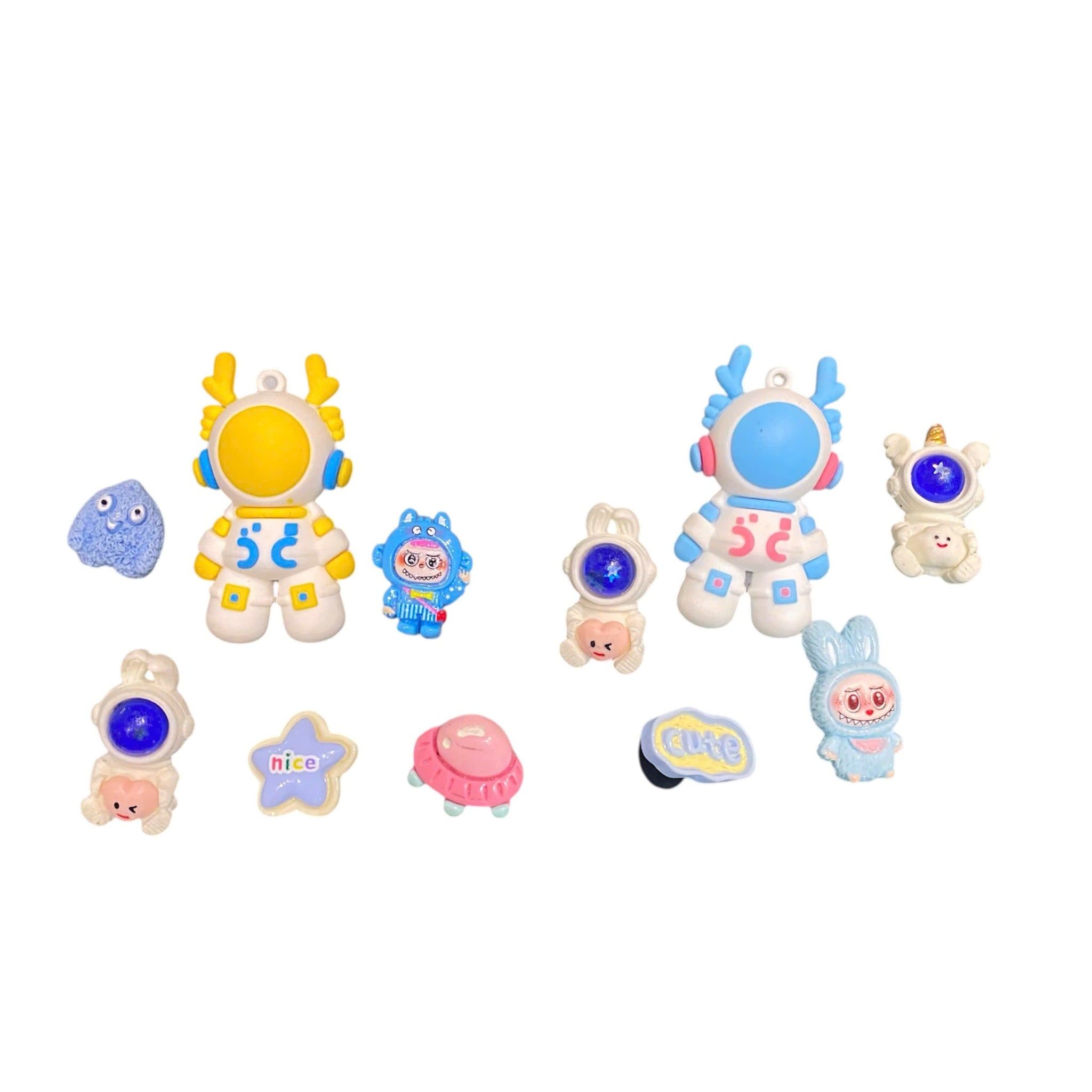  Set jibbitz charms sticker búp bê to nhỏ nhiều chủ đề gắn trang trí dép sục 