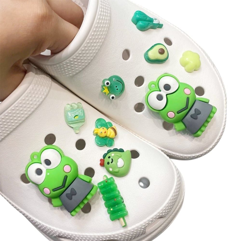  Set jibbitz charms sticker búp bê to nhỏ nhiều chủ đề gắn trang trí dép sục 