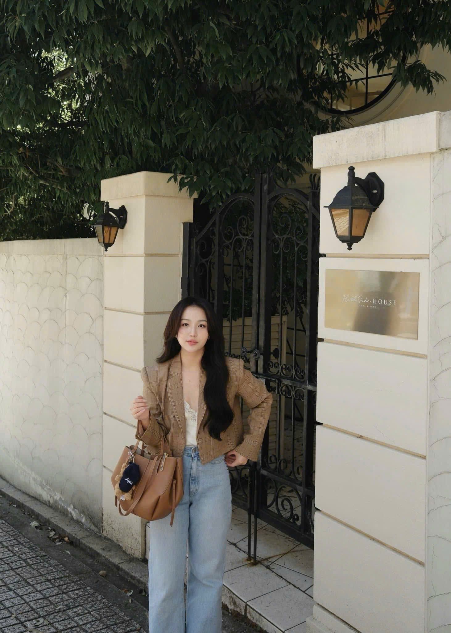  Áo blazer vest nâu ngang eo nữ 