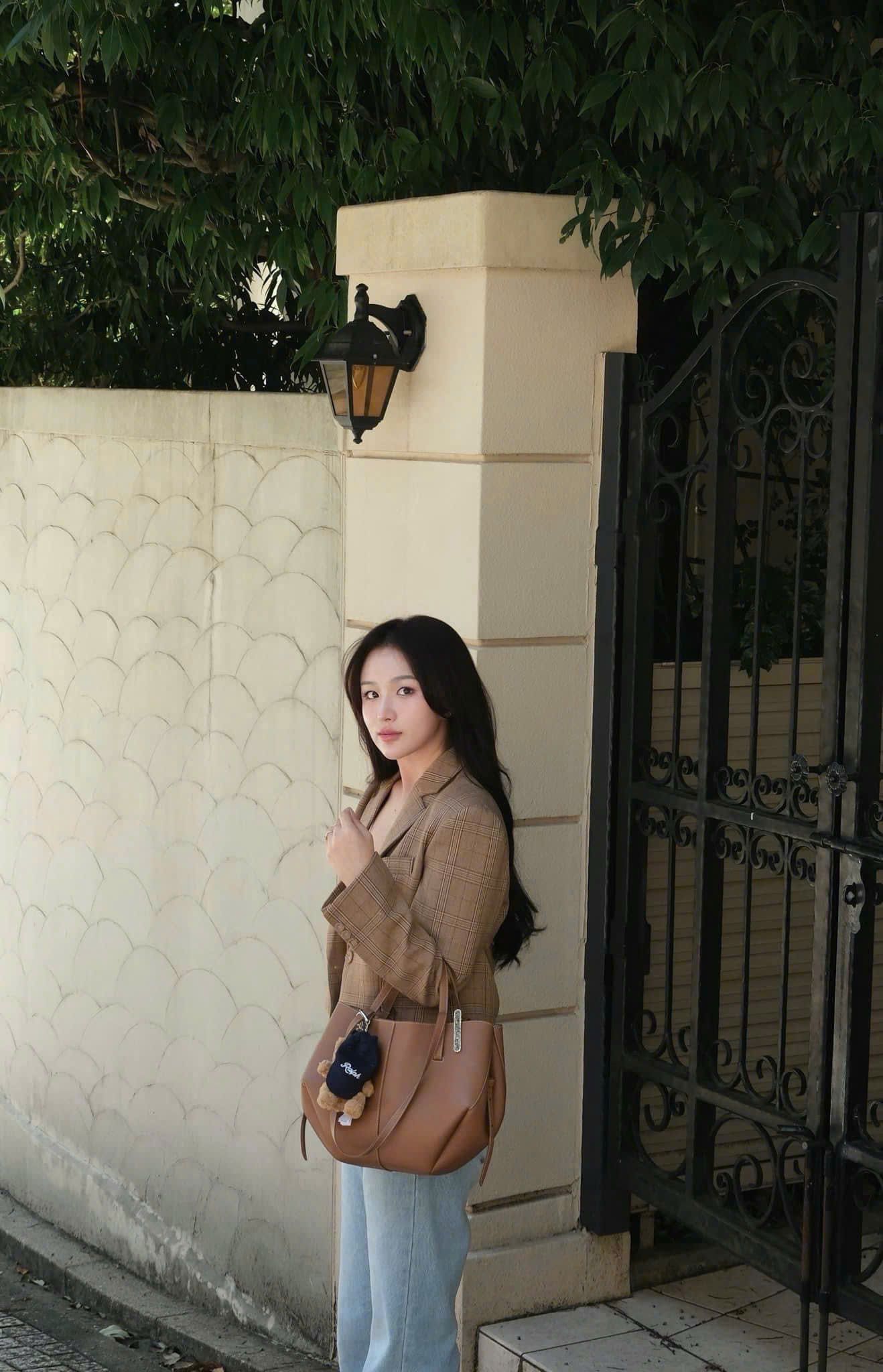  Áo blazer vest nâu ngang eo nữ 