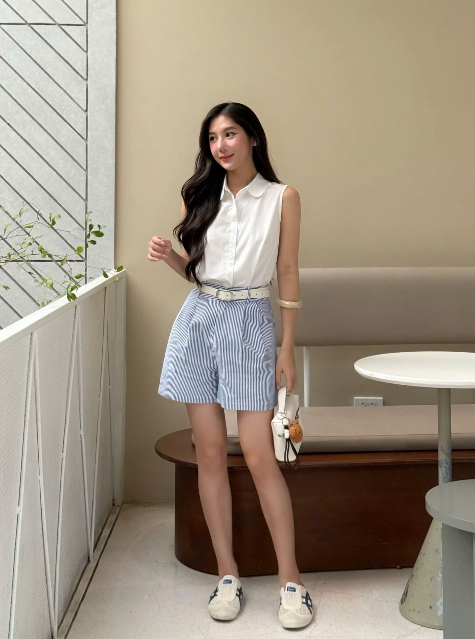  Quần Short lửng xanh kẻ trắng nữ 
