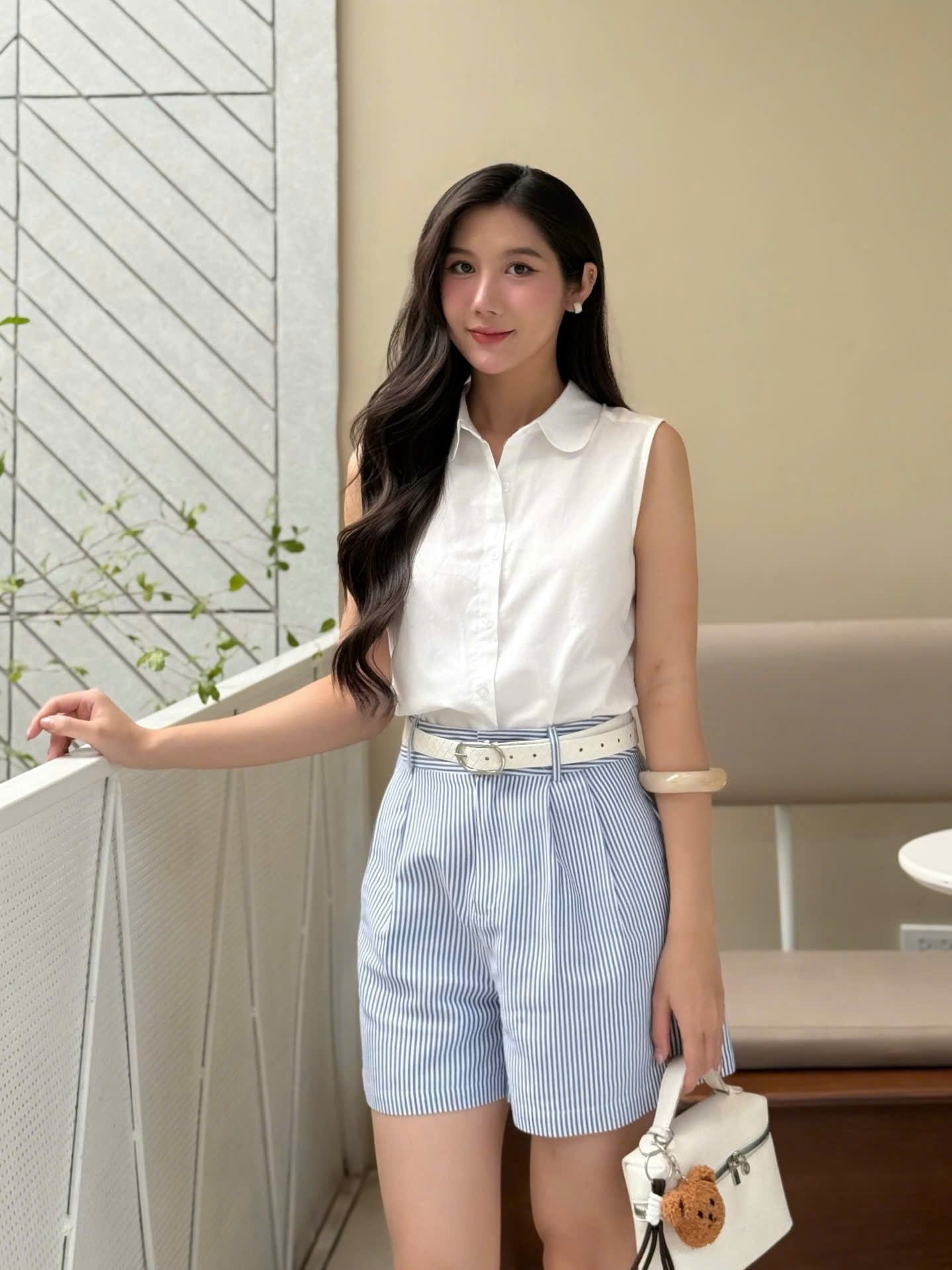  Quần Short lửng xanh kẻ trắng nữ 