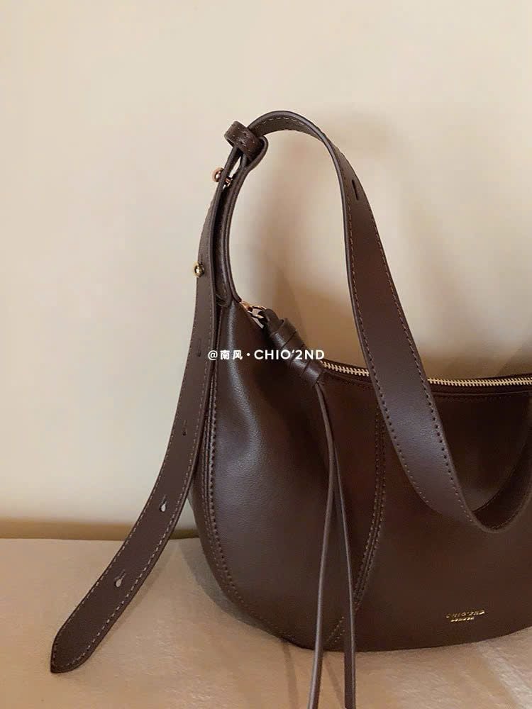 Túi Chio dáng thuyền nữ 