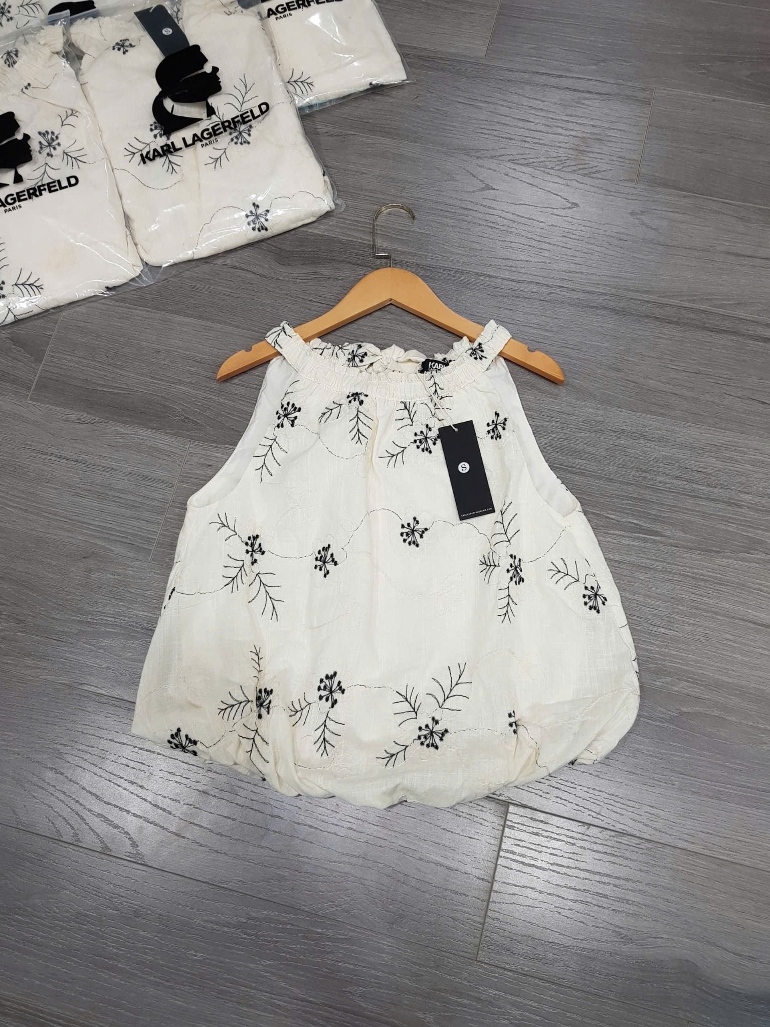  Áo yếm nữ dáng bí 