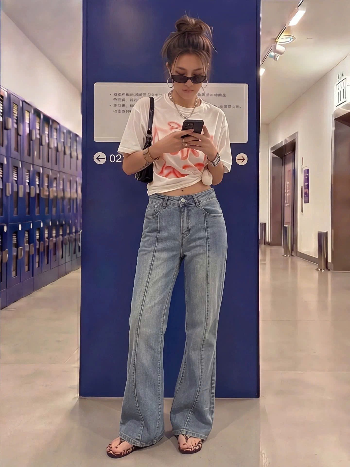  Quần jeans nữ dài dáng loe xám khói wash 