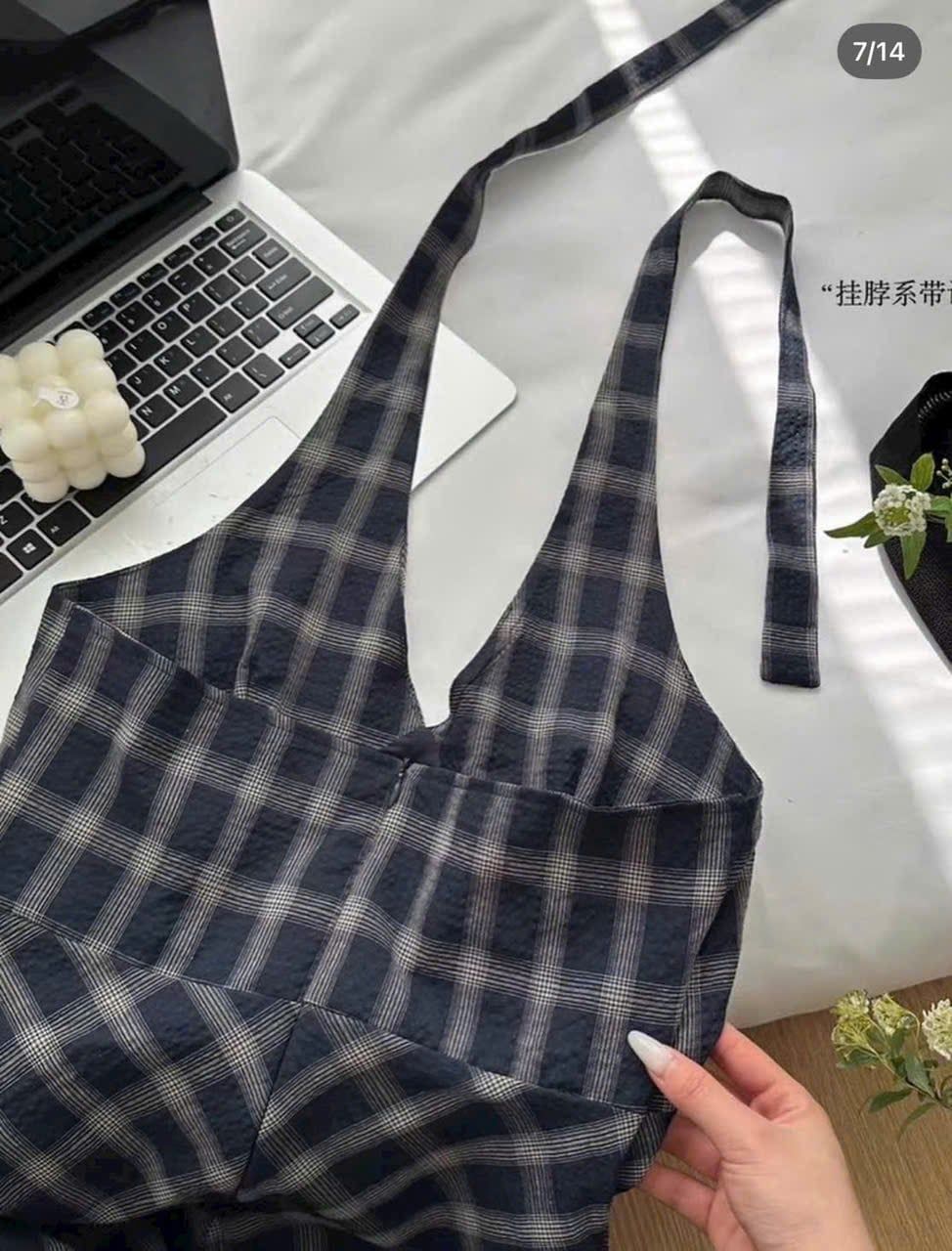  Đầm Nữ Mixi Caro Dáng Dài Cổ Yếm Kèm Áo Khoác 
