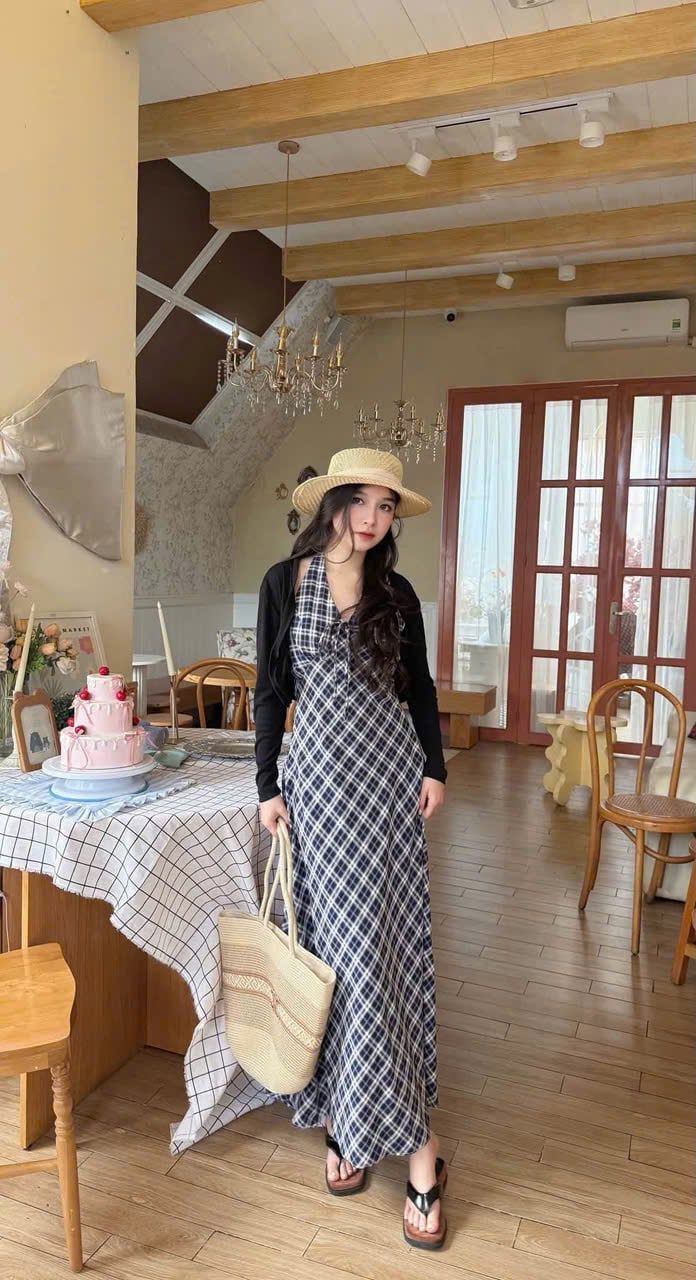  Đầm Nữ Mixi Caro Dáng Dài Cổ Yếm Kèm Áo Khoác 