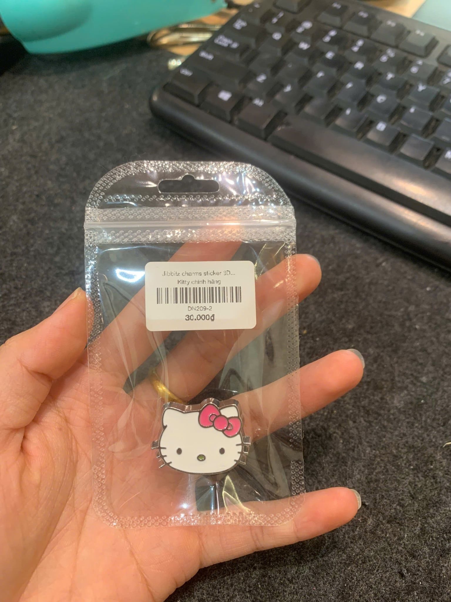  Jibbitz charms sticker 3D to Capybara, Pochaco, Sanrino, Kitty, Melody, Bọt Biển, Ếch 