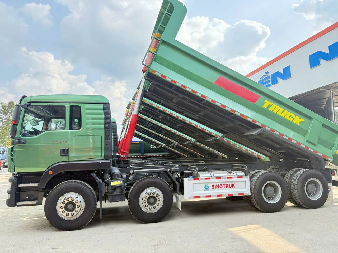 XE 4 CHÂN  HOWO TX 350 MÁY MAN