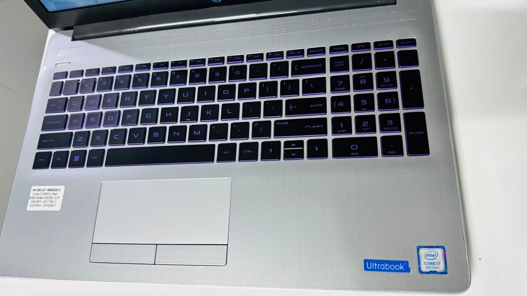 HP NOTEBOOK 250 G7|CPU I7 8565U| RAM 16GB| SSD 256G| Màn hình 15.6