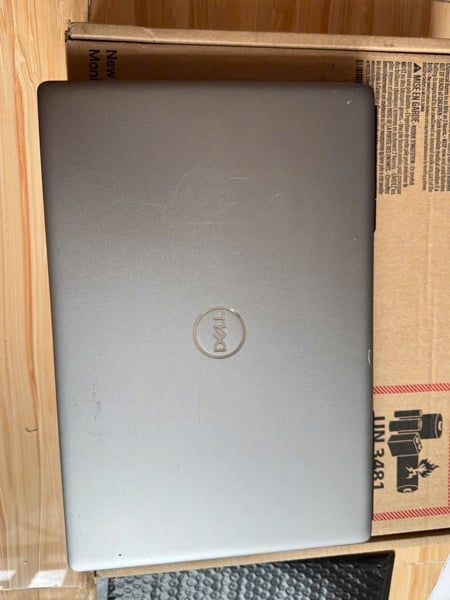 Dell Precision 7560 Xeon W-11850M 6*12| Ram 32GB| NVME 512GB| VGA T1200 4GB D6| Màn hình 15,6 inch Ultra IPS Full HD