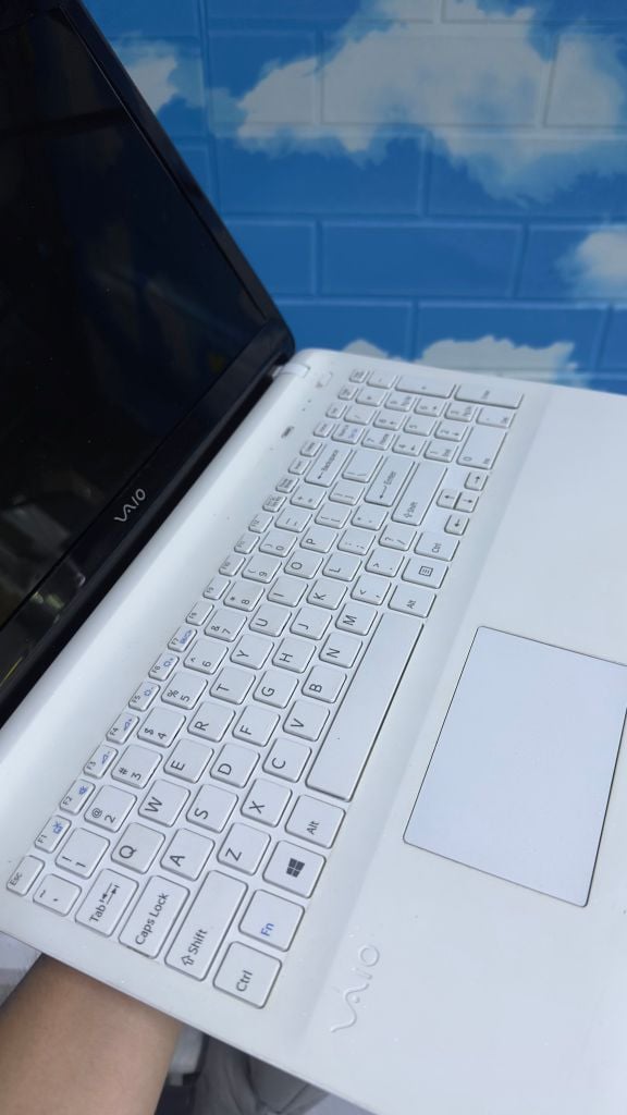 Sony Vaio SVF153B18N | Intel Core i5-4200U Ram 8GB| SSD 240GB 15.6 inch HD