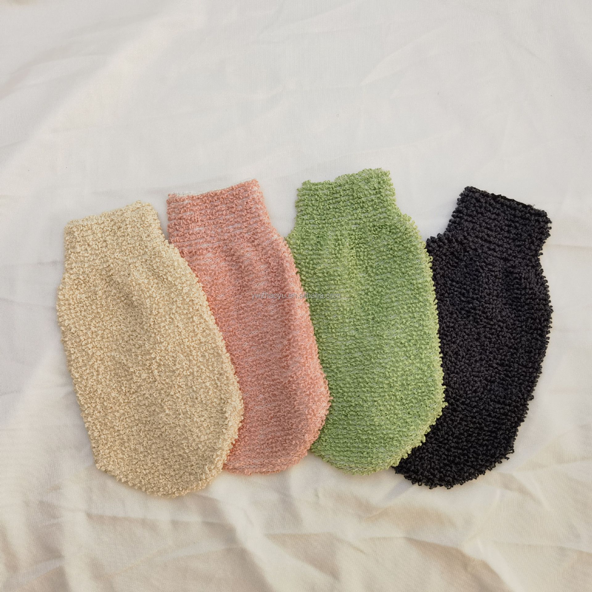  Combo 2 Găng tay tắm tẩy tế bào chết họa tiết ngẫu nhiên (2 chiếc)  - D26-039 