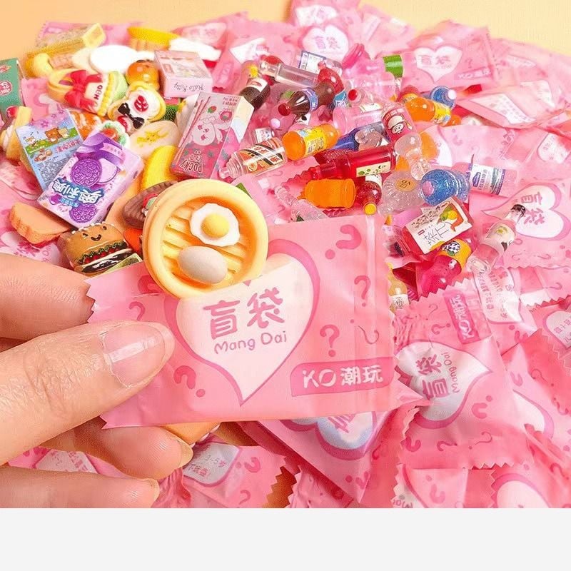  [ORDER] Đập hộp 100 túi mù được cho vào hộp hình thỏi son Lipstick và Cupcake 