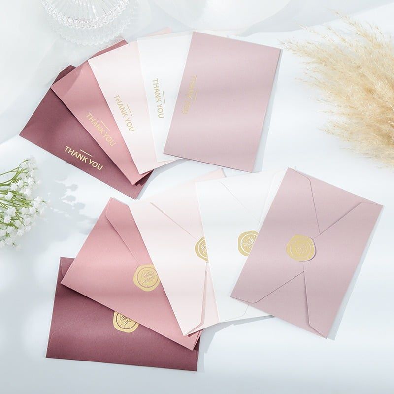  [GIAO HÀNG 7-25 NGÀY] 50 Phong bì kèm nhãn dán Niêm Phong 16*11.7cm màu hồng dùng đựng thiệp chúc mừng, Thiệp Mời Đám Cưới Đính Hôn Lãng Mạn Q1741 