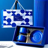  Bộ Tách Cà Phê Đĩa Sứ Màu Xanh Klein – Quà Tặng Doanh Nghiệp Cao Cấp PK250053 [HÀNG ORDER 5-7 NGÀY | ÁP DỤNG ĐƠN TỪ 2 TRIỆU | CÓ THỂ IN LOGO] 