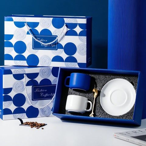  (ORDER) Bộ Tách Cà Phê Đĩa Sứ Màu Xanh Klein – Quà Tặng Doanh Nghiệp Cao Cấp PK250053 