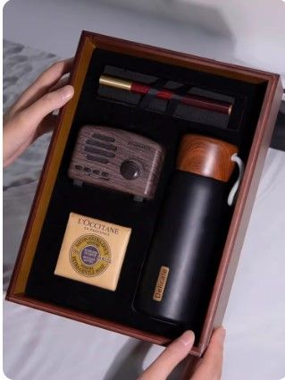  [ORDER] Hộp quà doanh nghiệp – Phong cách tối giản, retro sang trọng PK250010 