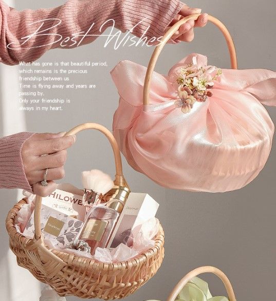  (ORDER)Giỏ quà xách tay nàng thơ kèm voan xinh xắn PK250018 