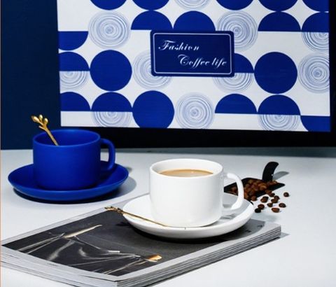  (ORDER) Bộ Tách Cà Phê Đĩa Sứ Màu Xanh Klein – Quà Tặng Doanh Nghiệp Cao Cấp PK250053 