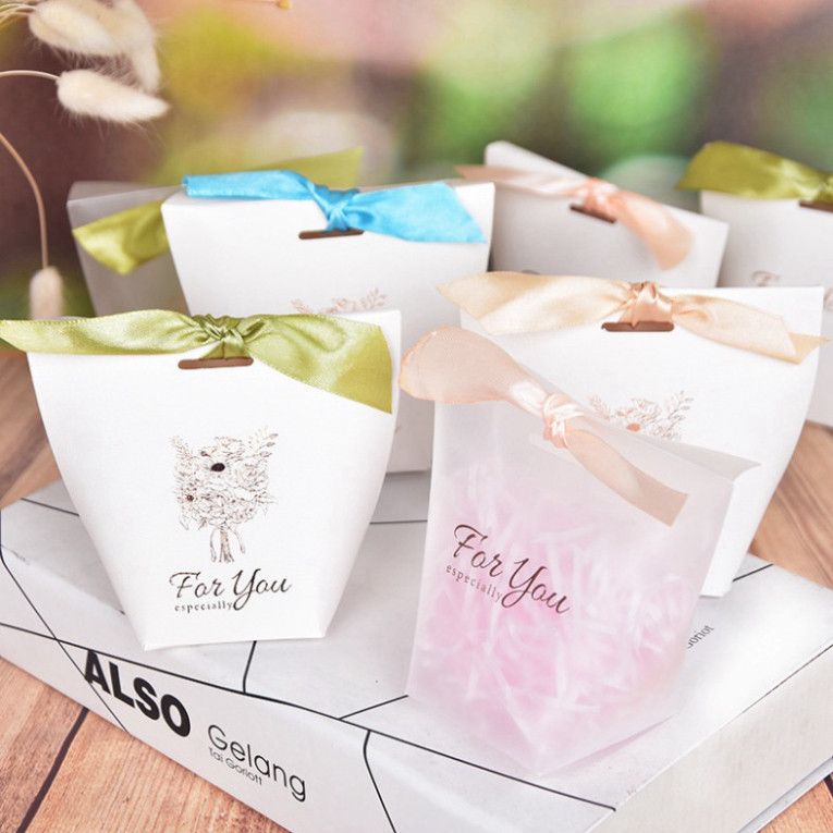  Bộ 20 Túi Giấy Mini Đáng Yêu (Có Nơ) - Kích Thước 5.7x6x10 cm, Hoàn Hảo Cho Quà Tặng! 