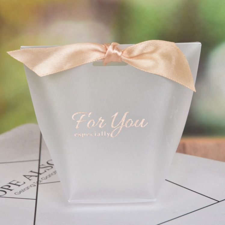  Bộ 20 Túi Giấy Mini Đáng Yêu (Có Nơ) - Kích Thước 5.7x6x10 cm, Hoàn Hảo Cho Quà Tặng! 