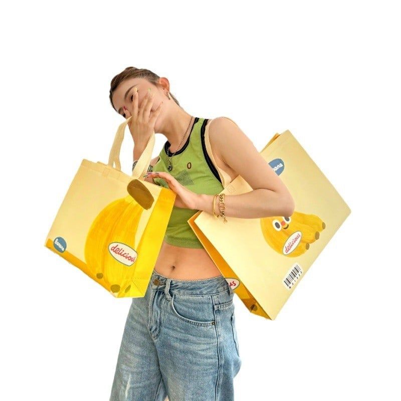  Túi tote vải không dệt in hình chuối – Túi mua sắm shop thời trang cao cấp [GIAO HÀNG 2-10 NGÀY | SỈ TỪ 2 TRIỆU | CÓ THỂ IN LOGO] 