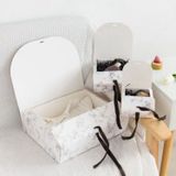  ```Hộp giấy tự gấp Q628 trang nhã cho bánh kẹo và quà tặng, có dây ruy băng``` 