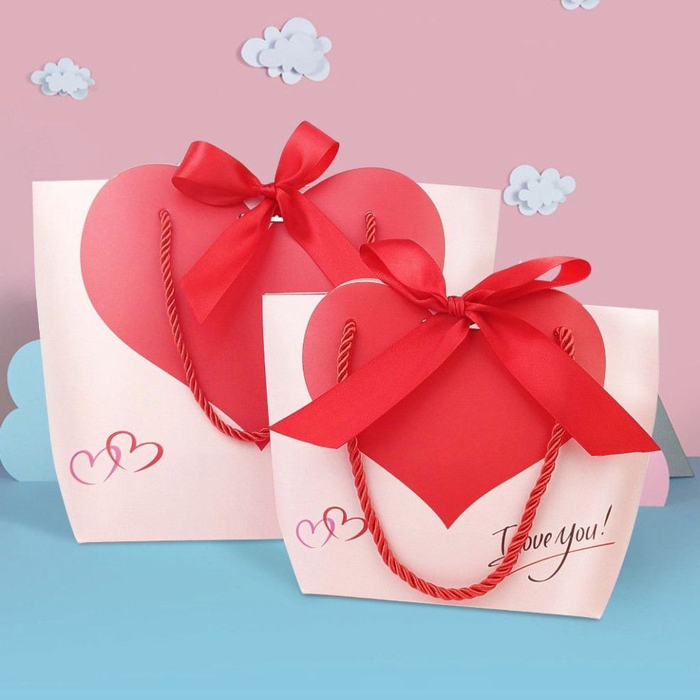  Bộ 10 Túi quà Classy in hình trái tim, giấy quai xách 28X20X9cm Q1832 