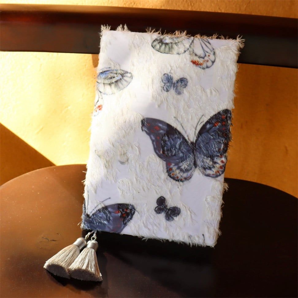  ```Bộ Sách Áo Chân Bông Lông Bướm - Sổ Tay Thủ Công Độc Đáo``` 