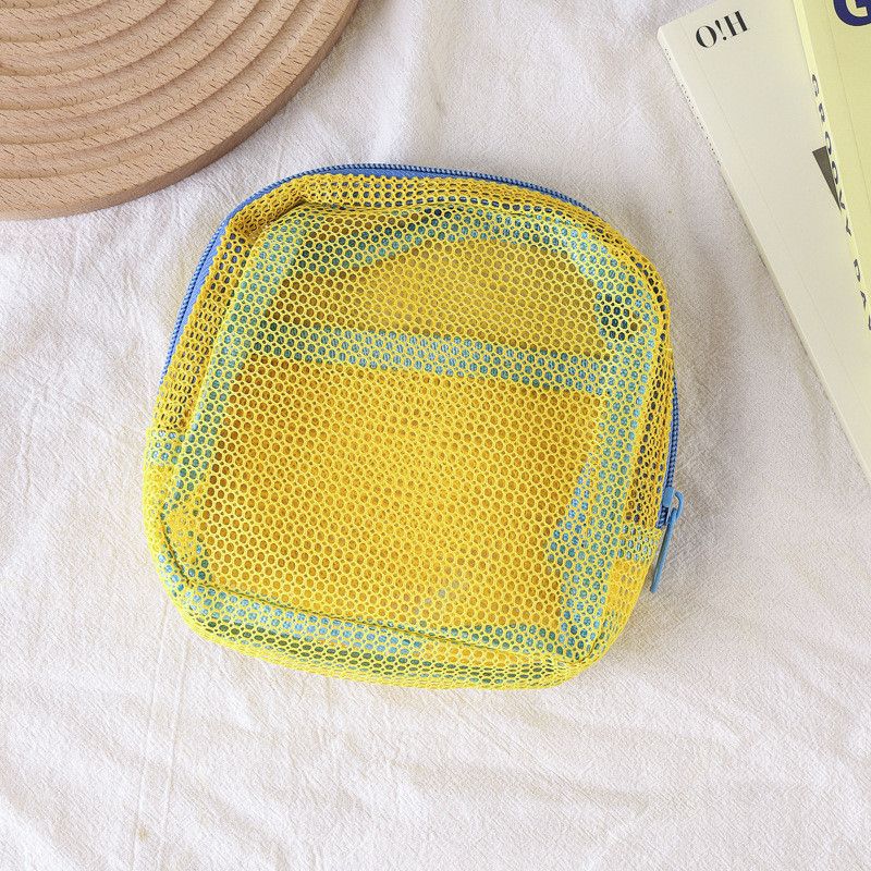  新款多巴胺网格收纳包旅行必备随身便携涤纶隔层化妆品收纳豆腐包 