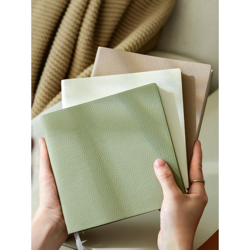  ```Sổ Vuông Chất Liệu Vải Thiều Cao Cấp, Dày Dạn và Sang Trọng - Hàng Đặt Trước``` 