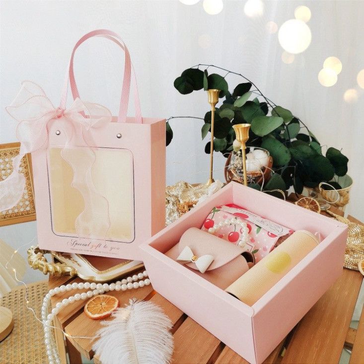  Bộ Túi Giấy và Hộp Quà Gấp Sẵn Trong Suốt Kích Thước 20x20x9cm - Quà Tết, Sinh Nhật Đáng Yêu 