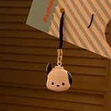  ```(ĐẶT TRƯỚC) Sách Nhỏ Đỏ Dễ Thương Kèm Chó Sanrio Pacha, Mặt Dây Chuyền & Túi Độc Đáo``` 
