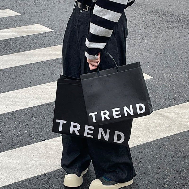  Túi xách đen cao cấp in logo – Túi shop thời trang thân thiện môi trường [GIAO HÀNG 2-10 NGÀY | SỈ TỪ 2 TRIỆU | CÓ THỂ IN LOGO] 