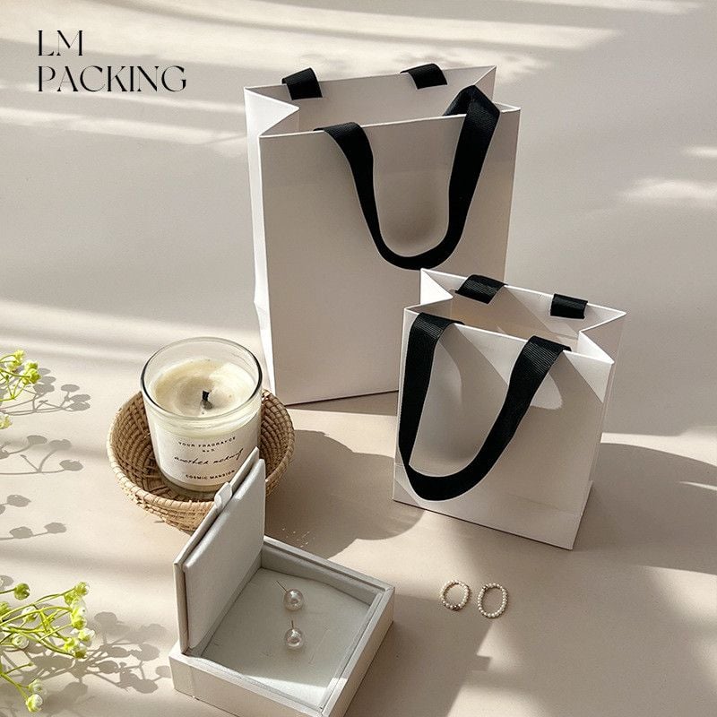  (HÀNG ĐẶT TRƯỚC) 10 Túi Giấy Cầm Tay Màu Trắng Đựng Trang Sức, Quà Tặng In Logo [GIAO HÀNG 2-10 NGÀY | SỈ TỪ 2 TRIỆU | CÓ THỂ IN LOGO] 