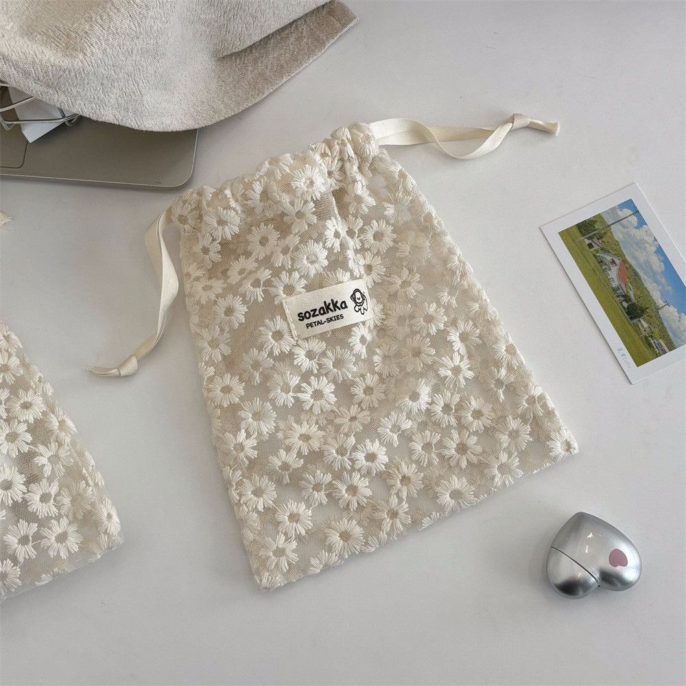  Túi Lưới Rút Dây Thêu Hoa Cúc - Túi Đựng Mỹ Phẩm, Sản Phẩm Chăm Sóc Da, Đồ Lặt Vật Khi Du Lịch [GIAO HÀNG 2-10 NGÀY | SỈ TỪ 2 TRIỆU | CÓ THỂ IN LOGO] 