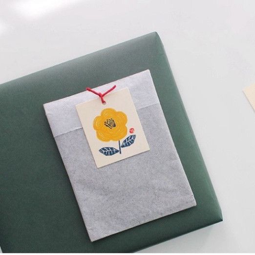  ```Thẻ Tag Hoa Vàng Classy DIY - Tạo Dấu Ấn Độc Đáo Cho Quà Tặng 4,2 x 5 CM Q1814``` 
