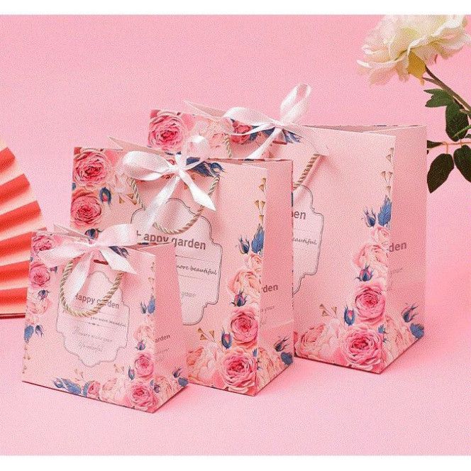  Túi giấy sang trọng in hoa hồng, kèm nơ ruy băng – Mẫu Q1546 