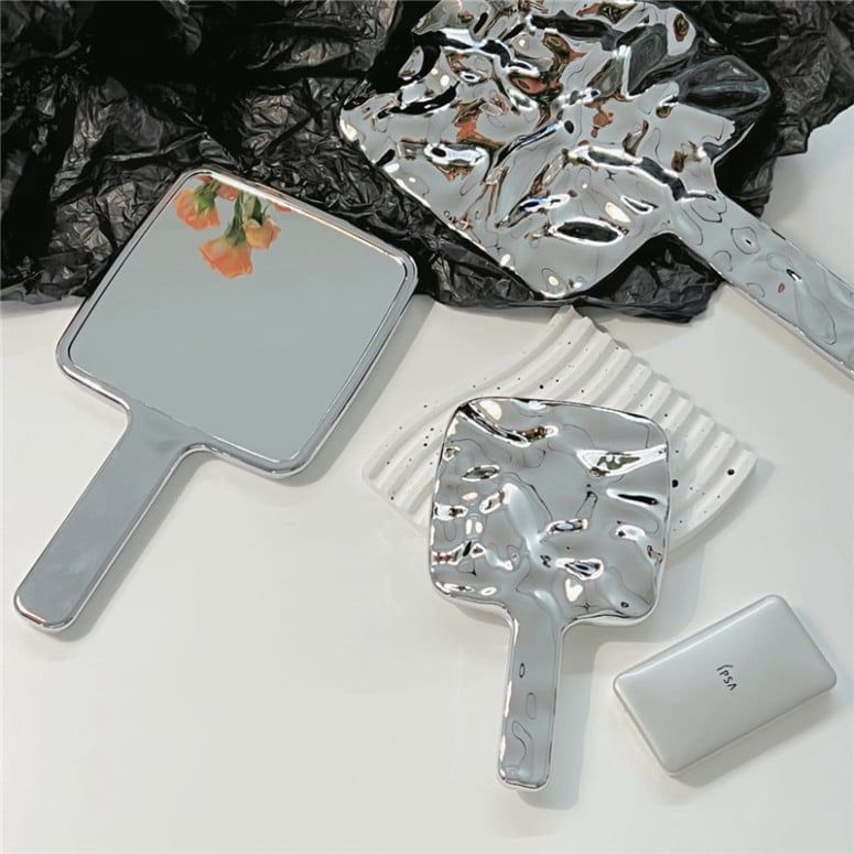  Gương Cầm Tay Cổ Điển Được Yêu Thích - Đặt Trước Ngay Hôm Nay! 