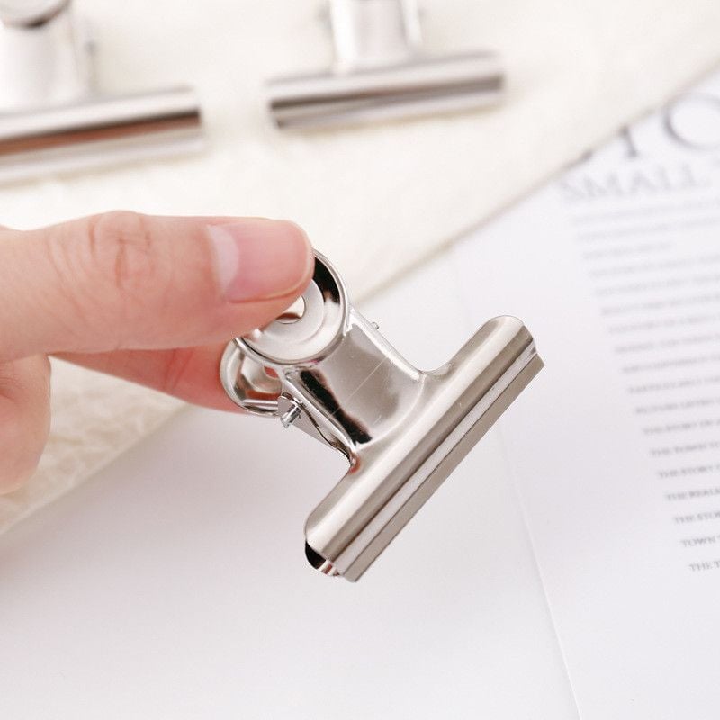  Kẹp Đuôi Dài Đầu Tròn Bằng Thép Không Gỉ - Kẹp Hóa Đơn Đa Năng, Phụ Kiện Văn Phòng, Sổ Tay [GIAO HÀNG 2-10 NGÀY | SỈ TỪ 2 TRIỆU | CÓ THỂ IN LOGO] 