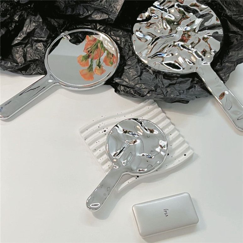  Gương Cầm Tay Cổ Điển Được Yêu Thích - Đặt Trước Ngay Hôm Nay! 